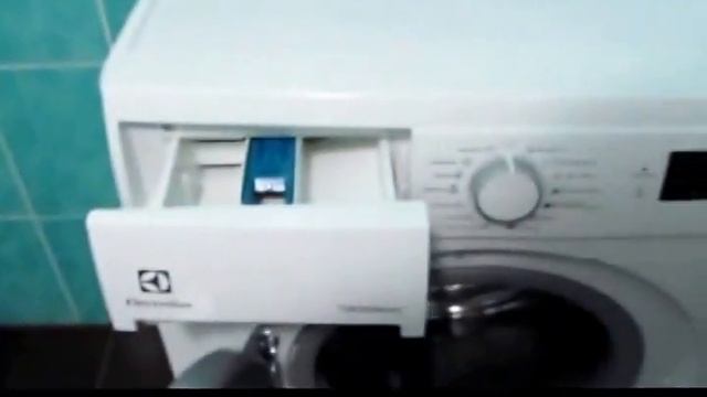 Обзор стиральной машинки Electrolux EWS 1064 SAU смотреть онлайн
