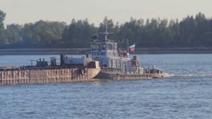 Теплоход СТГБ-302. Перекат Сургутский. Река Обь
