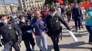Задержания полицией на митинге в Москве