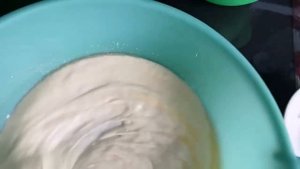 сдобно-дрожжевое тесто на сметане. очень вкусное и пушистое!