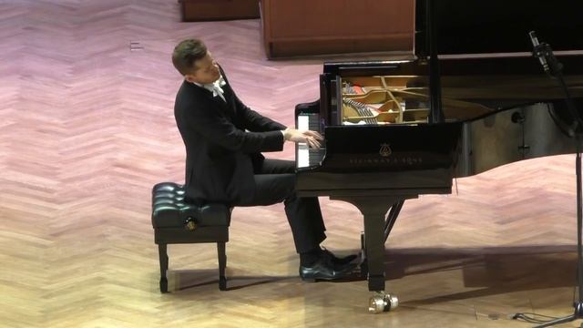 Шопен Соната № 3 соч. 58 Ноктюрн соч. 72 № 1, исп. Андрей Гугнин (фортепиано) смотреть онлайн