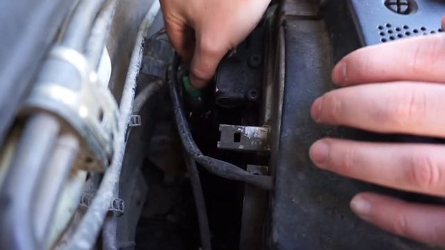 Замена датчика температуры на VW Passat B5 ADR 1.8 смотреть онлайн