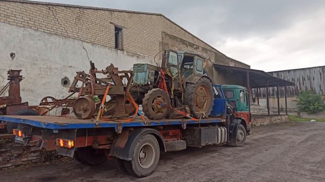 привезли Т-40 с прицепом и плугом смотреть онлайн