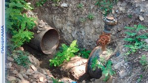 работники водоканала в Юнокоммунаровске совместно с коллегами из шефа-региона устраняют порывы сети