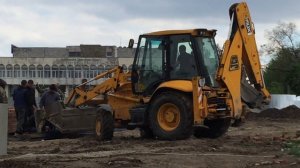 Жёлтый Трактор приехал на Помощь и оказался не в силах Помочь  Про Рабочие Машины