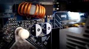 Как перепаять конденсатор на материнской плате (How to solder all over again a condenser)