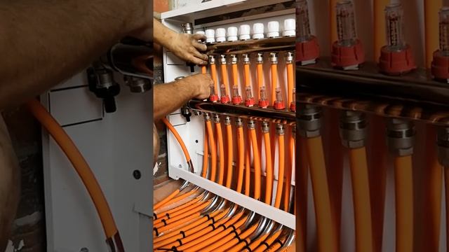 Сборка коллектора теплого пола (valtec).