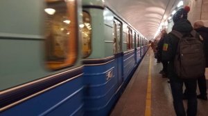 Перегонка ретро-поезда из электродепо ТЧ-4 «Северное» в ТЧ-1 «Автово» с грузом