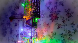 Модель башенного крана КБ-502 с огоньками.