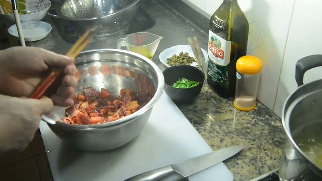 カッペリーニを活かしたトマトと生ハムの冷製パスタ смотреть онлайн