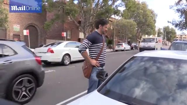 Tim Robards tells who he would pick from... смотреть онлайн