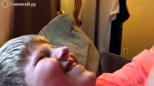 Сюрприз от младшего брата!!) смотреть онлайн