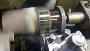 Ремонт стопорного штифта седельно-сцепного устройства Ремонт стопорного штифта в местной мастерской