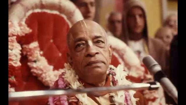 Very Instructive Struggle Between the Atheist and the Theist - Prabhupada 0754 смотреть онлайн