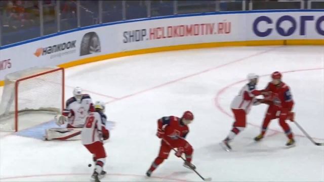 Шайба, которая очень хотела попасть в ворота. КУРЬЕЗ! смотреть онлайн