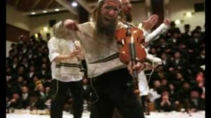 В семь сорок он приедет.flv