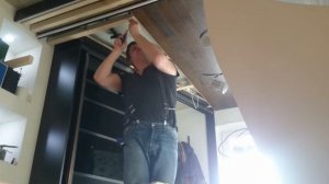 Монтаж паркетной доски на потолок