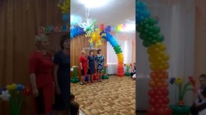 песня воспитателей выпускникам