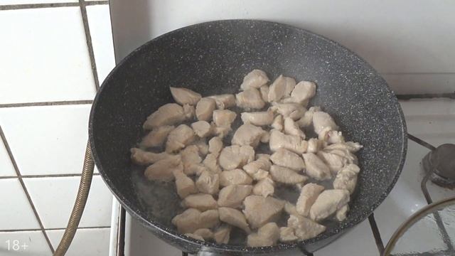 Как приготовить рис с курицей по-мексикански (Субтитры)