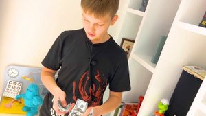 БРАТЬЯ НАШЛИ СПРЯТАННЫЕ ПАПИНЫ НЫЧКИ. БРОС ШОУ