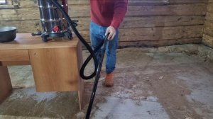 Бюджетный строительный пылесос Wortex VC3016WS для уборки вековой пыли.