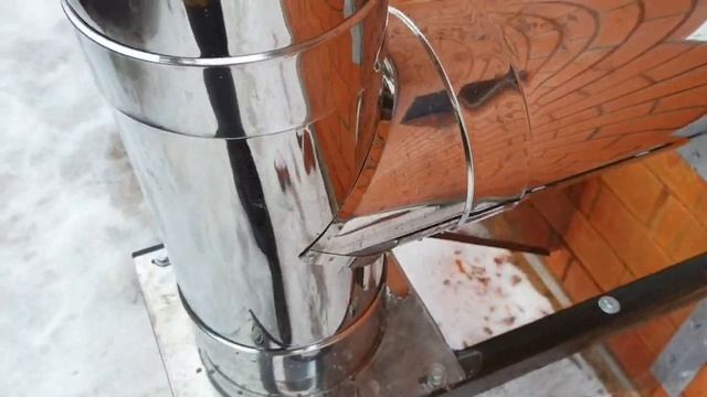 Монтаж дымохода по улице. Решение вопроса со свесами и растяжками смотреть онлайн