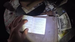 Вся его жизнь - железная дорога.Заброшенный дом на станции в лесу