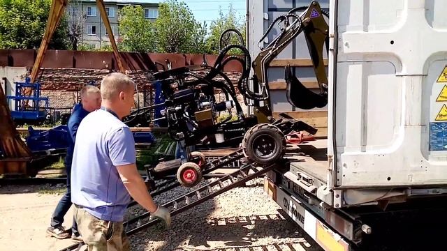 Отгрузка специальной версии мини экскаватора А23М. смотреть онлайн