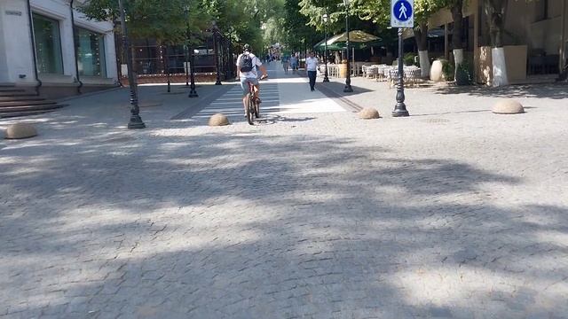 Молдова. Кишинёв, улица Евгения  Доги. 10.08.23. смотреть онлайн