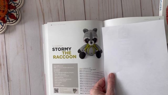 AMIGURUMI BOOK REVIEWS | Zoomigurumi 8 | Mini Crochet Creatures | How to Amigurumi Crochet Animal смотреть онлайн