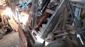 Часть 5. Мини погрузчик на гидроходу с тёплой кабиной. Сборка стрелы.