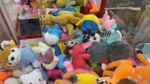 КАК ДОСТАТЬ ХАЙПУКУ МИНЬОНА ИЗ АППАРАТА С ИГРУШКАМИ