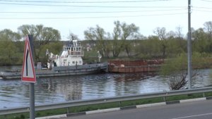 Буксир-толкач РТ-423 с баржей  7058 и Плотовод Поток