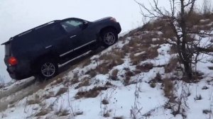 TOYOTA LAND CRUISER 200 Подъем на холм в 35 градусов покрытый снегом и льдом.