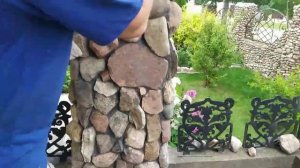 декор (облицовка) кирпичных столбов камнем