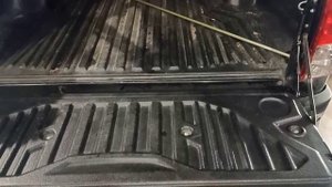 Амортизатор заднего борта для Toyota Hilux