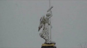 Cнег кружится