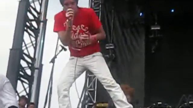 Forever the Sickest Kids "Whoa Oh! (Me vs Everyone)" Live смотреть онлайн