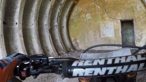 остров Попова, мыс Ликандера, красный пляж, красные скалы