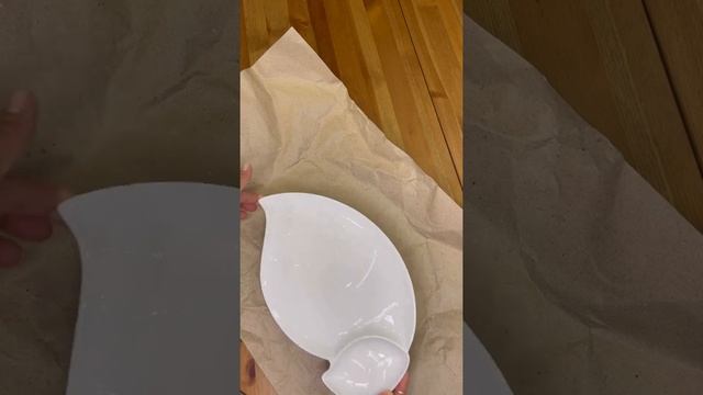 Распаковка тарелки с соусником в форме листа смотреть онлайн