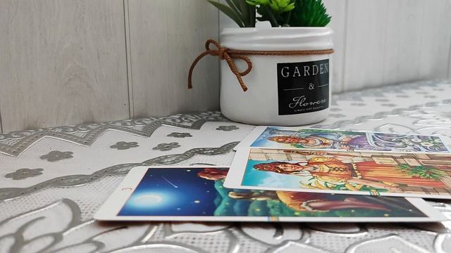 Есть ли у него другая женщина?????#shortsvideo #естьлиунеголюбовница #тароонлайн #тарорасклад # смотреть онлайн