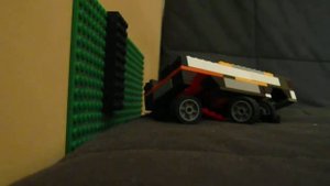 Краш тест Lego-автомобиля.