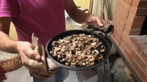 Грибы с картошечкой, приготовленные в Русской печи