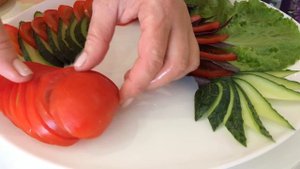 Красивая Овощная Нарезка на Праздничный Стол! Роза из Помидора!  tomato rose