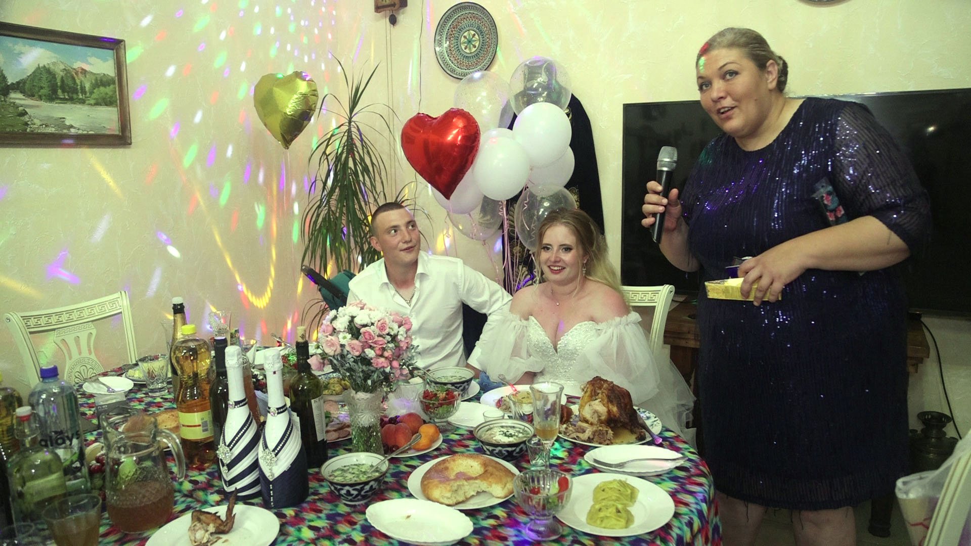 Гости сделали лютые коктейли для жениха и невесты смотреть онлайн