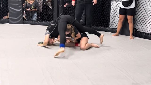 Female NoGI BJJ Fast Start!  Jenn Pozzani vs Annemarie Bakos  TFA Pro V Superfights
