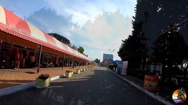 Курортный городок в конце октября 2020.