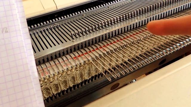 Частичное вязание на вязальной машине смотреть онлайн