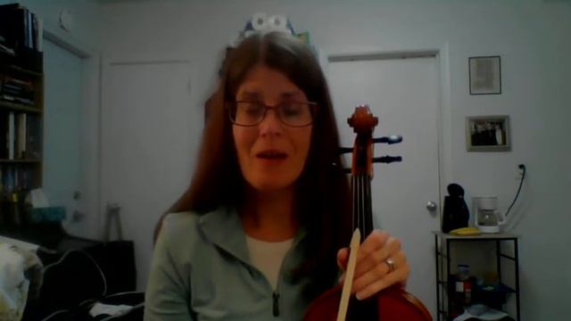 A Newer Violinist Plays Au Clair de la Lune смотреть онлайн