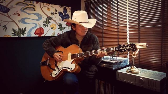 "The World is Waiting for the Sunrise" - Charlie Hosoda - (Chet Atkins Style Solo Guitar) смотреть онлайн